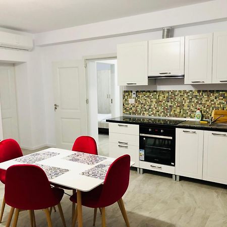 New And Modern Apartments In Villa, Near City Center M36 ทิมิชัวรา ภายนอก รูปภาพ