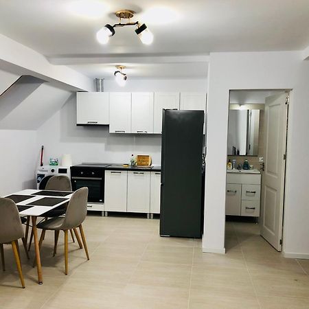 New And Modern Apartments In Villa, Near City Center M36 ทิมิชัวรา ภายนอก รูปภาพ