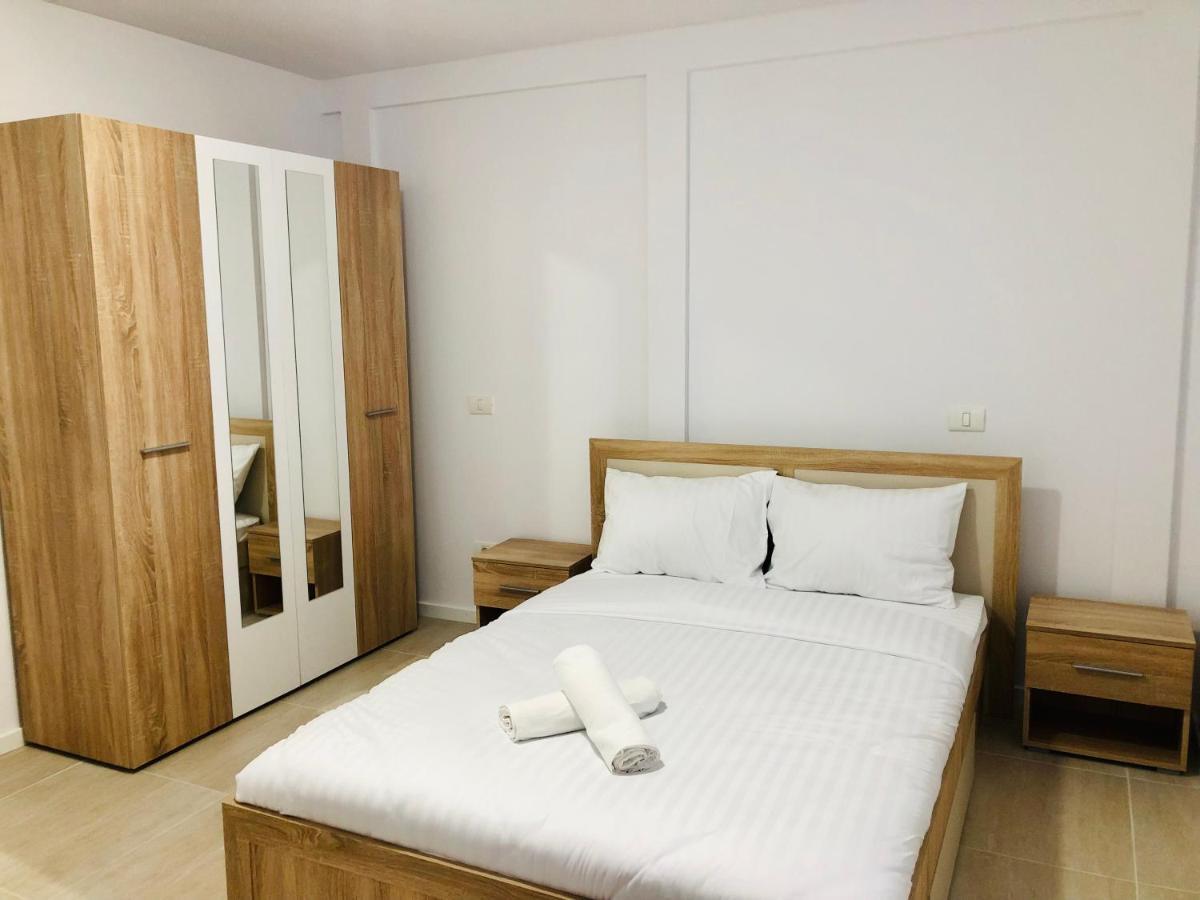 New And Modern Apartments In Villa, Near City Center M36 ทิมิชัวรา ภายนอก รูปภาพ
