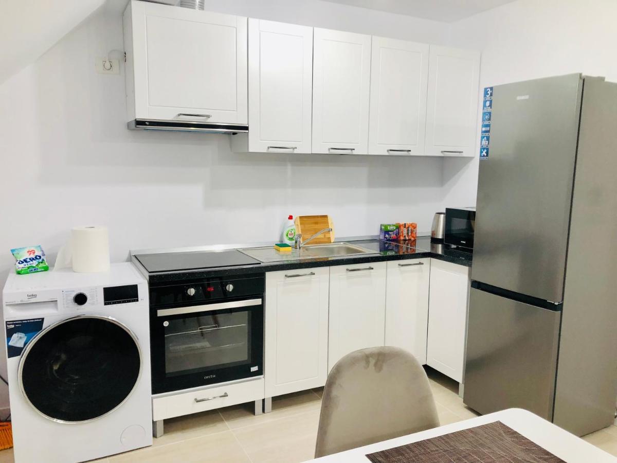 New And Modern Apartments In Villa, Near City Center M36 ทิมิชัวรา ภายนอก รูปภาพ