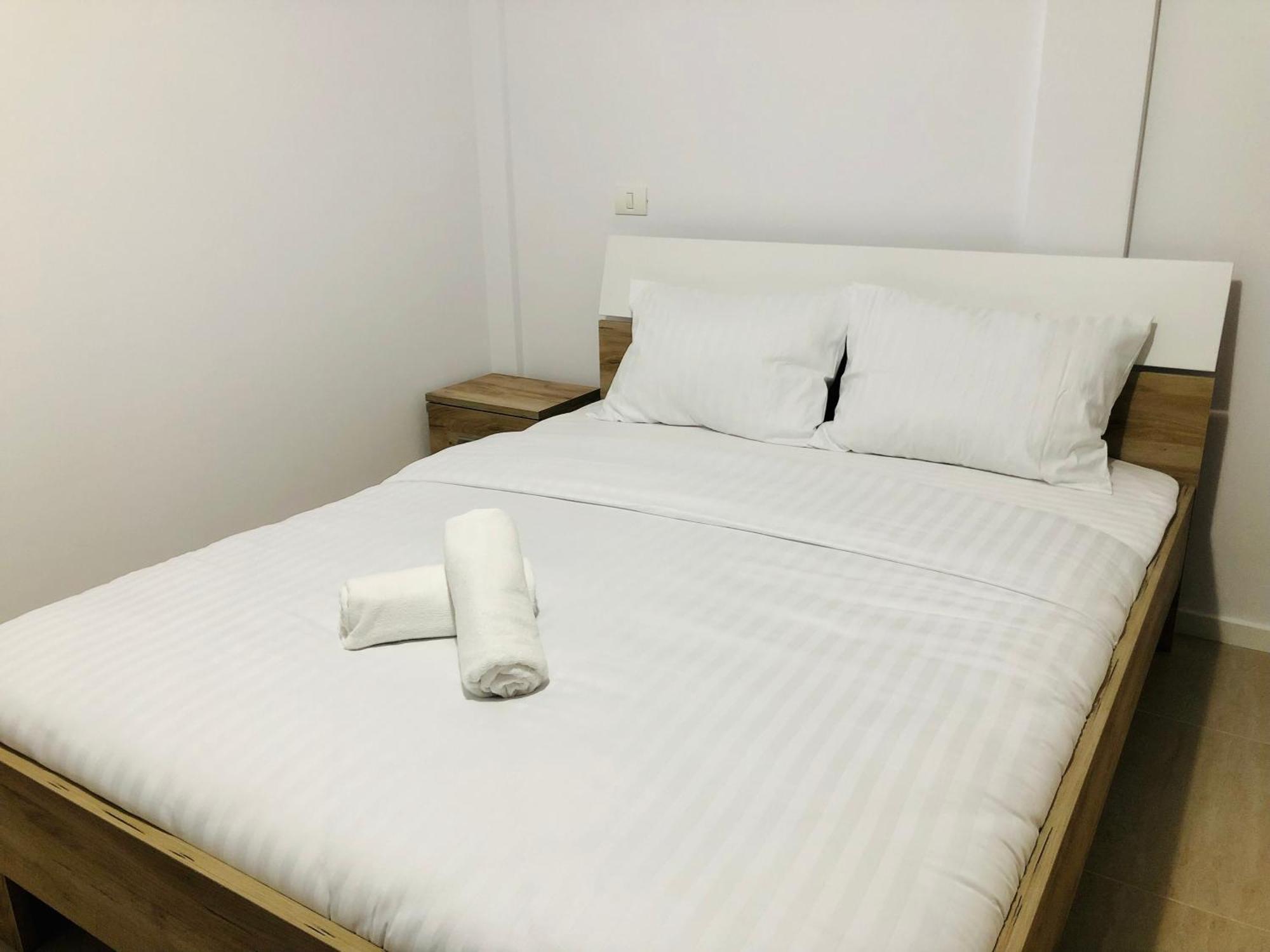 New And Modern Apartments In Villa, Near City Center M36 ทิมิชัวรา ภายนอก รูปภาพ