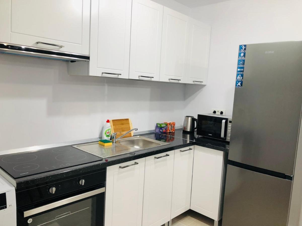 New And Modern Apartments In Villa, Near City Center M36 ทิมิชัวรา ภายนอก รูปภาพ